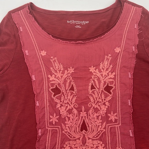 Soft Surroundings Small Natalia Tunic Red Embroidered Asymmetrical Hem #2AB14 - Picture 5 of 10